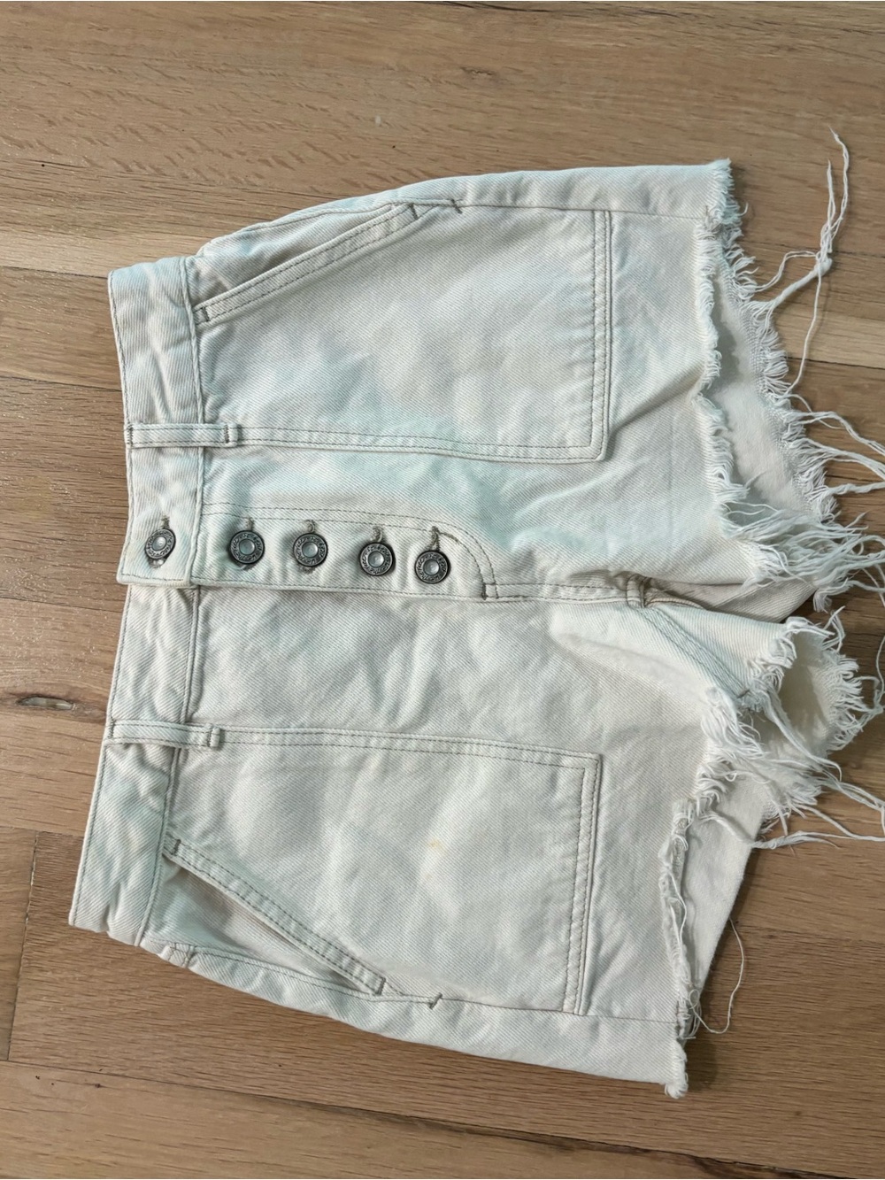 Free People Button-Front Frayed Hem Denim Shorts - Light Cream